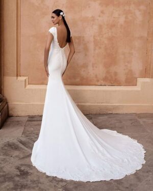 Anitra by Pronovias