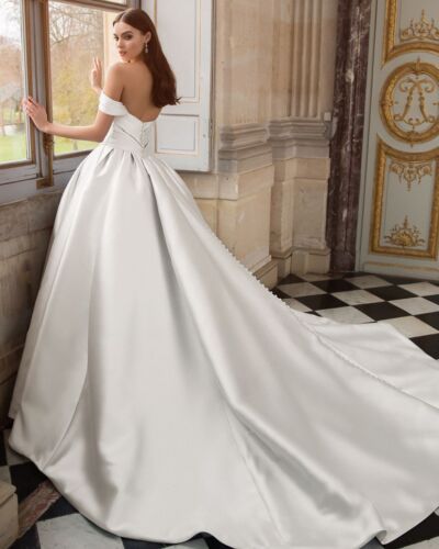 Astor by Elysee