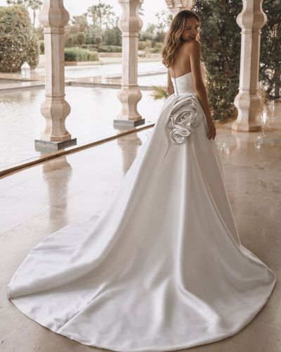 Valencia by Enzoani